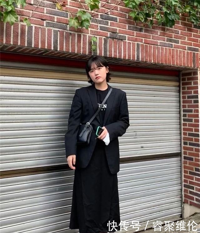 今春火了一种穿法,叫“西装+卫衣”,青春又时尚,小个子也适合