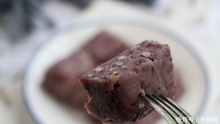 夏天|夏天红豆别煮粥了,加半碗糯米粉一蒸,清凉又解暑,比凉糕好多了