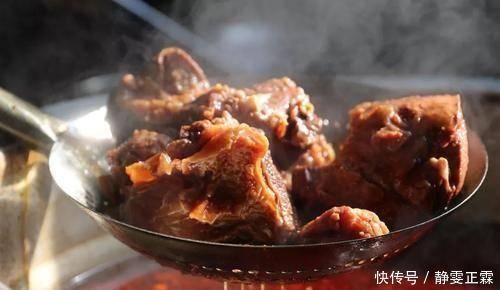 卤牛肉时,千万别放它,不然这锅牛肉就废了,怪不得肉质又干又柴