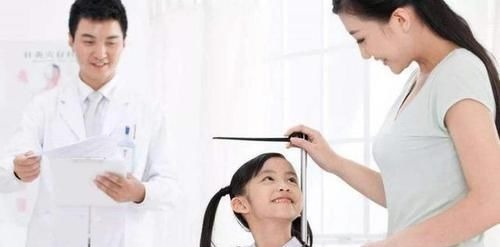 特征|孩子以后会不会长高,身上3个特征暗示很明显,不用等到娃长大