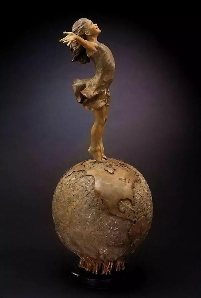 vega@被公认最具大师潜质的美女雕塑家,人体作品生动又别出心裁!