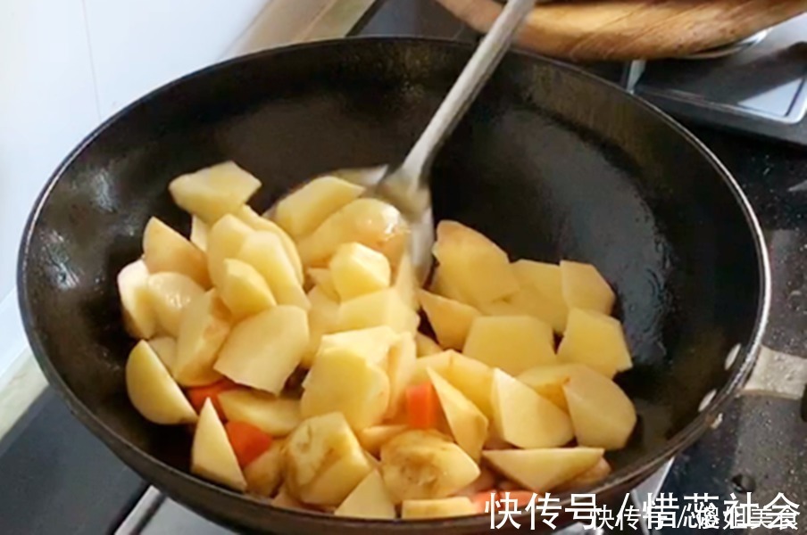 炖土豆|秋天,吃红薯芋头不如吃它,蛋白质是牛奶3倍,1元一斤,别错过