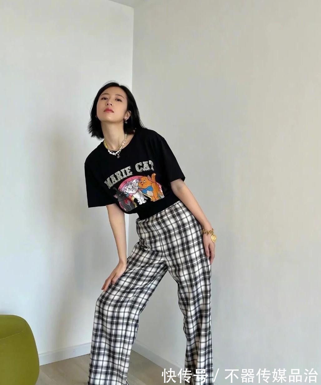 搭配 扔掉小白鞋吧!今年流行这双“鞋子”,搭裙子搭裤子都好看