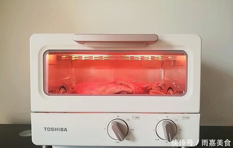 做法|别再买烤鸭了,教你简单做法,比烤鸭店更香,太馋人了