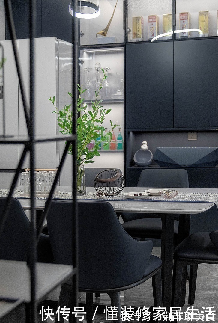 客厅|花15W装修104㎡三居室,现代风格实景,全房满满的高级感