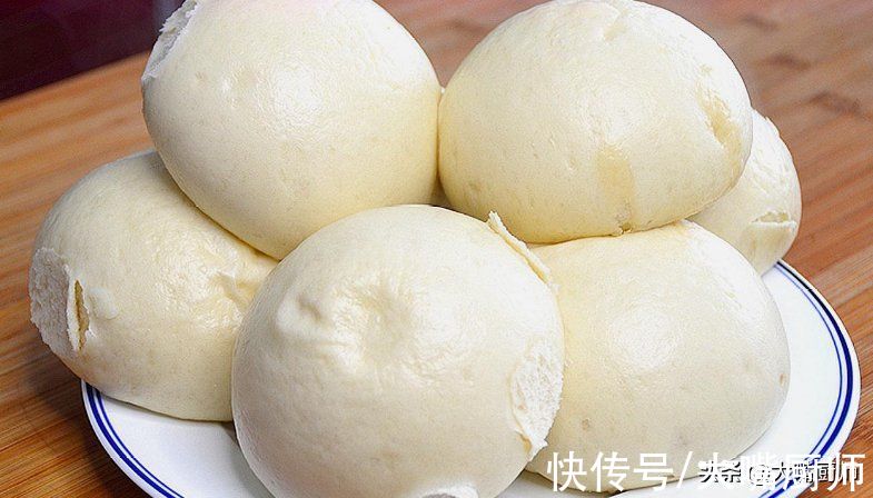 馒头保存别冷藏了,教你1招,放1年不干不开裂,像刚蒸的一样新鲜