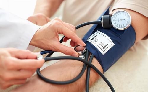 早起|为什么高血压愈发“无孔不入”?医生提醒:早起3不要,血压自己降