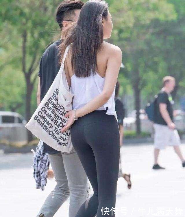 打底裤 时髦大方的打底裤穿搭展现出迷人风采，休闲百搭又耐看，简约高级！