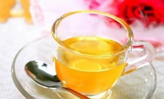 饮酒|47岁大哥坚持喝酒26年，肝脏仍健康红润，或与酒后2件事有关