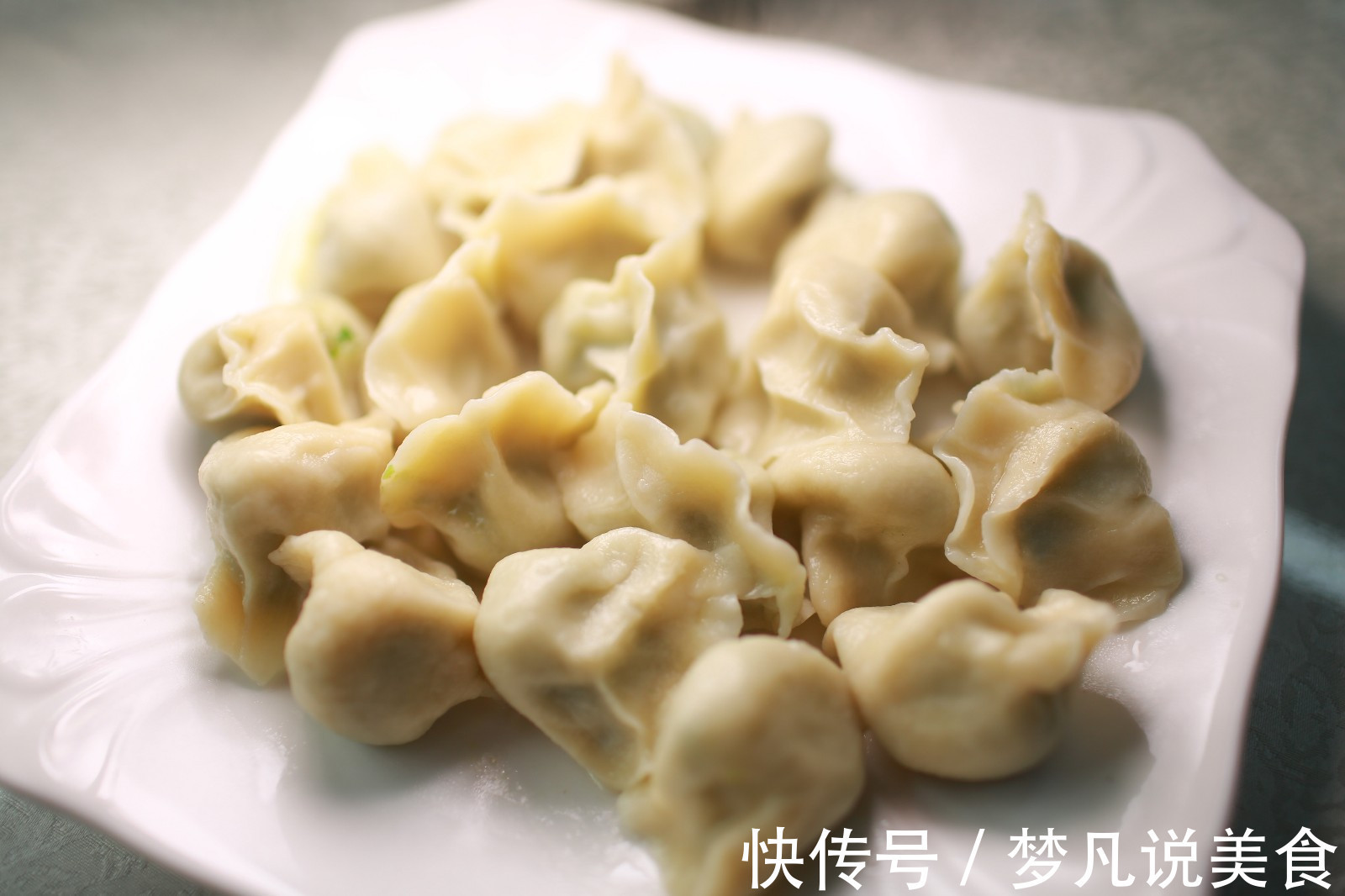 教你营养美味的鲜虾香菜饺子，解馋过瘾超好吃，不懂吃太可惜了