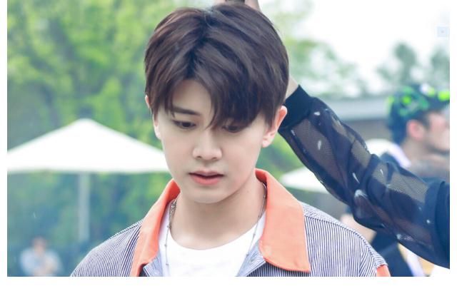 《嗨放派》成员官宣跨年演出,任嘉伦却无缘舞台,为拍戏做准备