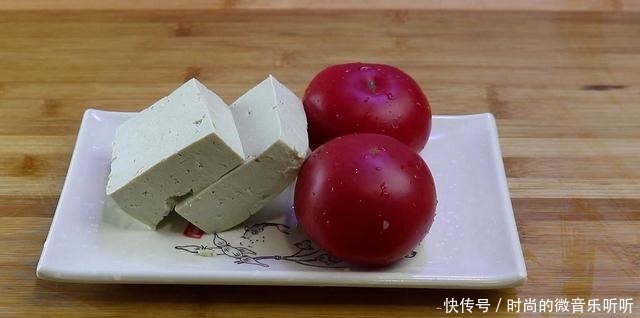 饭店|豆腐最好吃做法,加2个西红柿,饭店吃不到,比吃肉还香
