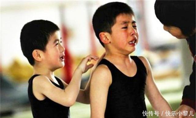 作业|6岁儿子作业写到凌晨,宝爸问后直接把作业本撕了咱不抄了