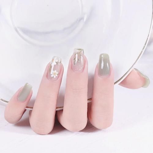 夏日美甲怎么选？这几款需要知道，简单明了很适合在这个季节