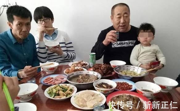 爸爸|奶奶“你总来我家吃饭，不害羞吗”，孩子一句话爸爸险些喷饭