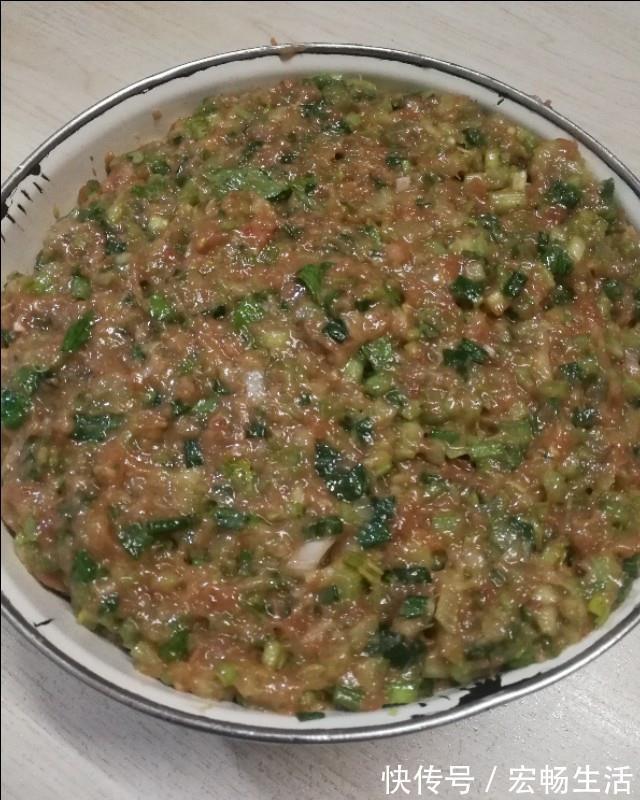 芹菜|猪肉芹菜饺子的正确做法,芹菜不焯水不刹水,香味浓