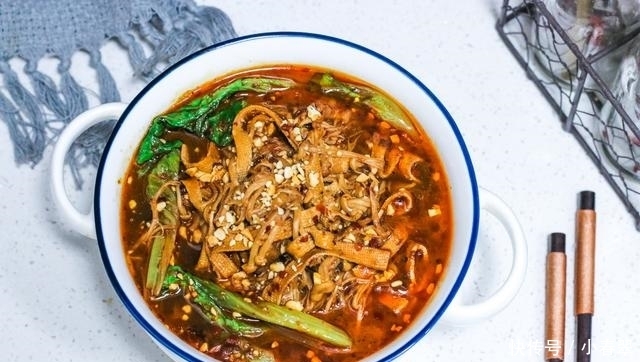 冬天最想吃的不是羊肉牛肉,而是这道菜,5块钱煮一锅,特舒服!