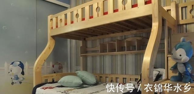 楼梯|150㎡现代美式, 复式楼的过道, 利用得真巧!