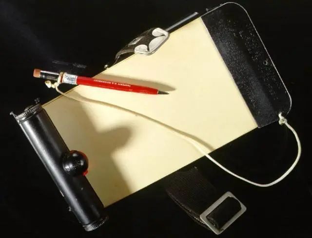 圆珠笔$太空写字太难,美国费巨资造笔?我国航天员秀书法,堪称神来之笔