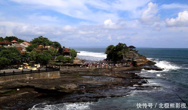 巴厘岛最神秘的寺庙：涨潮时路就会消失，女性经期时禁止进入！