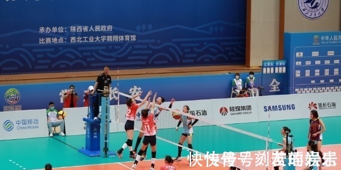 垫脚|球迷开始乱带节奏!李盈莹再陷“垫脚”风波,慢镜回放说明一切
