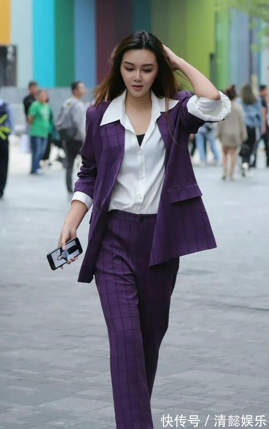 小西 如此迷人的小姐姐!从任何角度看,这种高贵的魅力越来越吸引人