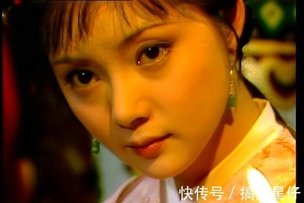 王夫人|薛宝钗为何不容花袭人？关键在于她们的第一次交流！