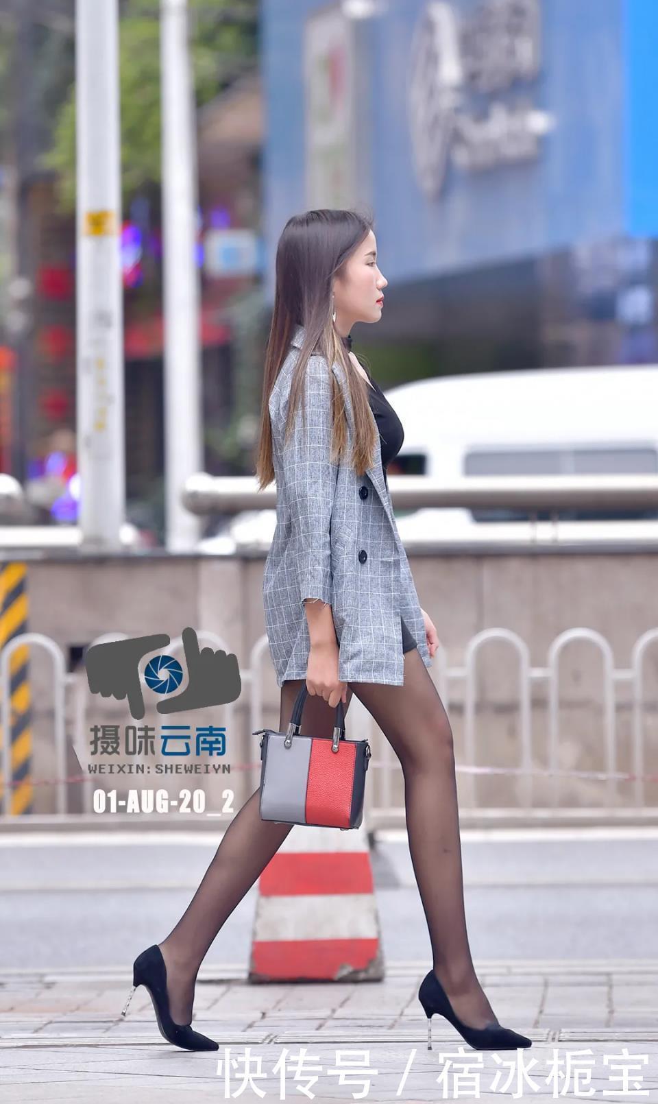 “美不美,看大腿!”这句话直白又火辣