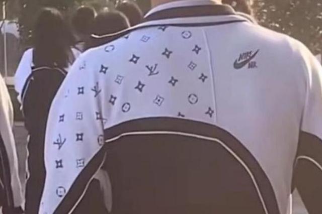 校服&中学生“手绘校服”对比,各科学生各有特点,艺术生最让人惊艳