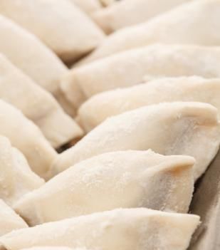 饺子皮|饺子包好后，直接放进冰箱就废了，学会这招，放多久都不坏