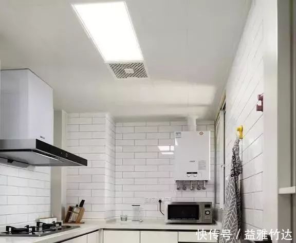 吊柜|越来越多人厨房都不装吊柜了,现在流行这样装,效果真是棒