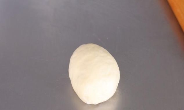 面粉|甜甜圈别再买,五勺面粉两颗鸡蛋,做着比麻花简单,比油条好吃