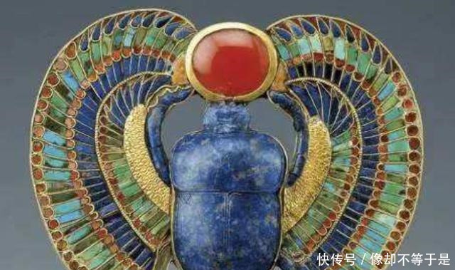 黄金匕首|法老墓中出土两件惊人文物, 考古专家称两件都不是地球之物!