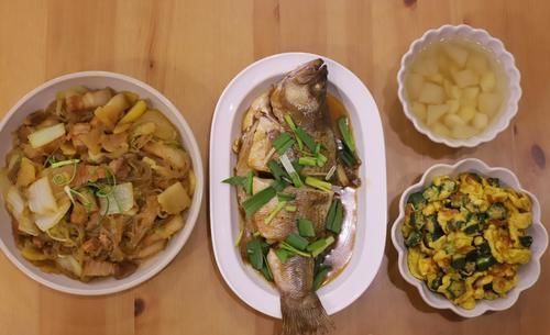 闺蜜家的晚餐,晒圈引来无数点赞,网友:普通中透着高级的仪式感