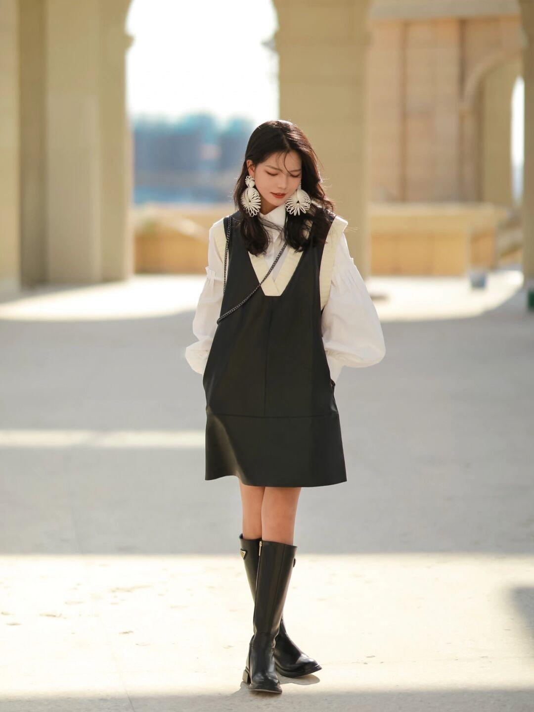 西装外套 秋冬怎样穿出学院风?黄色毛衣+格子半身裙,减龄又时尚!