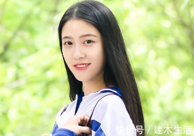 大象腿|学生党久坐容易形成“大象腿”,教你3个动作坐着瘦,校花都在偷偷学