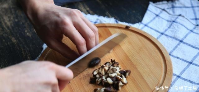 快过年了,学几道花式菜品,四喜福袋不仅好吃,营养丰富,寓意好