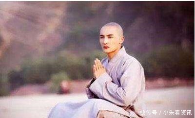 和尚天天逛街吃瓜,最后却修成正果,一首偈颂道明原因