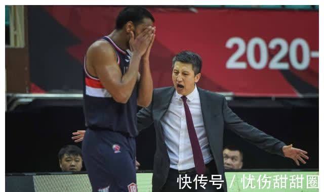 郭士强|泪奔一幕再现,郭艾伦默默跟郭士强回更衣室,但他跟错了方向