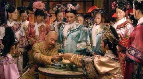 一个人|权力要合理分配,若一个人太独裁,那么,其结果往往是权力被架空