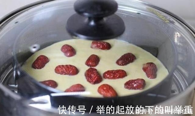 玉米发糕这样做，教你一招，蓬松柔软，不回缩不塌陷超好吃！