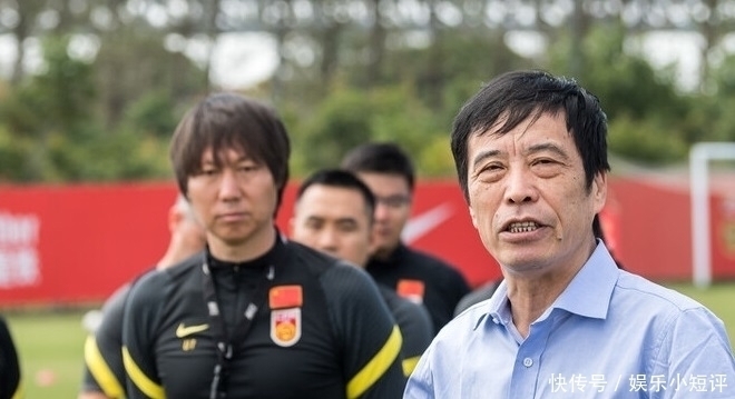 国足|国足世预赛首发揭开神秘面纱，蒿俊闵和韦世豪遭弃，让球迷意外