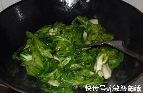 焯水|炒青菜时，学会这“7招”，青菜颜色翠绿不变老，口感鲜嫩更美味