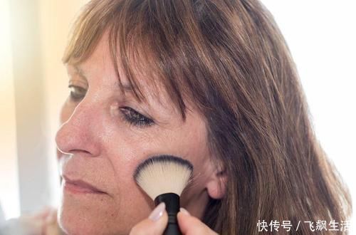 睫毛|可以使你看起来比实际年龄更年轻的10个小技巧