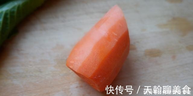 窝窝头|玉米面这样做不但营养更加丰富,口感又松又软,而且颜色鲜艳亮丽