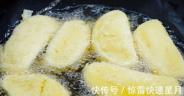 炸馒头片,不要只会裹蛋液,要想外酥里嫩不吸油,还需多放1味料!
