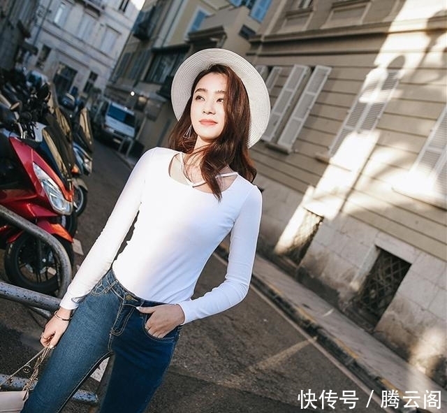 身材苗条|穿牛仔裤的美女,身材苗条,显出独特的魅力,展现简约和清新美