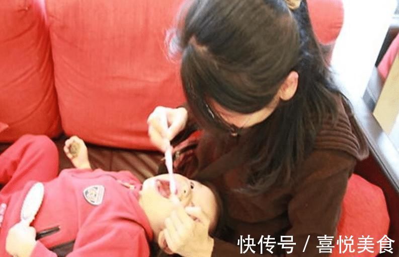 惹的祸|3岁的孩子满口“小黑牙”?罪魁祸首不是糖,而是父母无知惹的祸