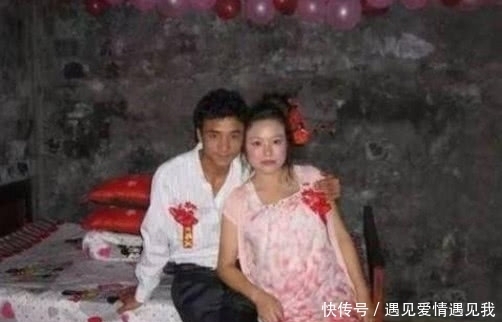 奇闻：农村“穷酸”婚礼，新娘穿睡衣结婚，网友：嫁给了爱情