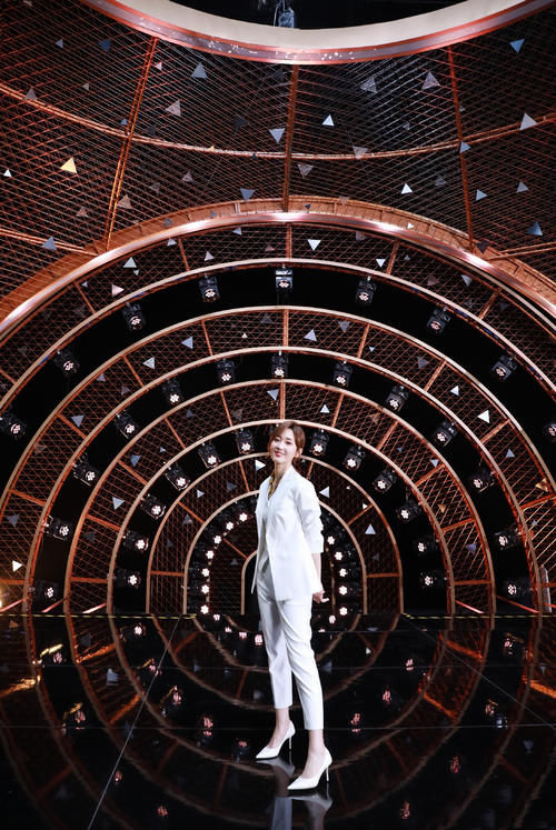 主持人大賽選手尹頌簽約央視，賽道亞軍王嘉寧簽約只是時間問題